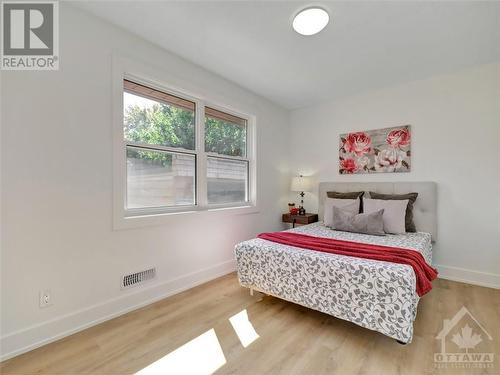 1290 Snowdon Street, Ottawa, ON - Indoor Photo Showing Bedroom