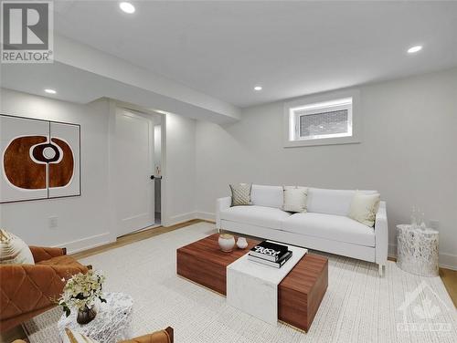 1290 Snowdon Street, Ottawa, ON - Indoor Photo Showing Living Room