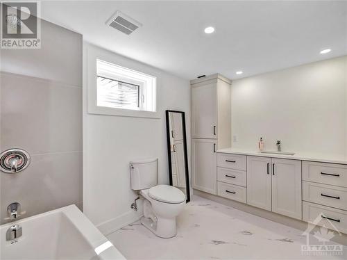 1290 Snowdon Street, Ottawa, ON - Indoor Photo Showing Bathroom