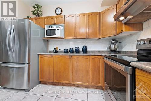 235 Station Boulevard, Ottawa, ON - Indoor Photo Showing Kitchen