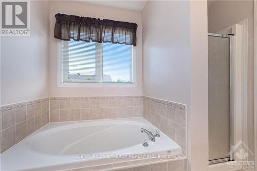 235 Station Boulevard, Ottawa, ON - Indoor Photo Showing Bathroom