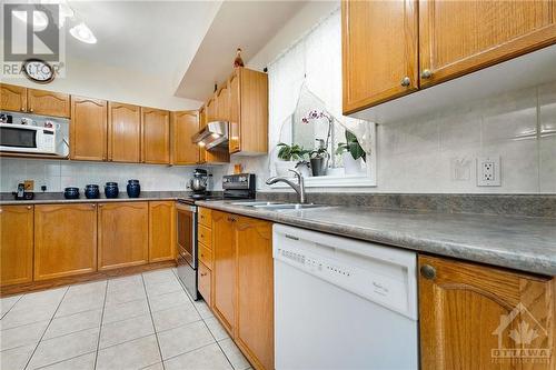 235 Station Boulevard, Ottawa, ON - Indoor Photo Showing Kitchen With Double Sink