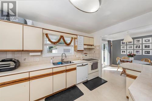 1105 Capri Street, Sarnia, ON - Indoor Photo Showing Kitchen With Double Sink