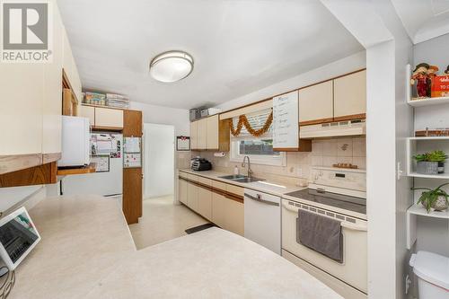 1105 Capri Street, Sarnia, ON - Indoor Photo Showing Kitchen With Double Sink