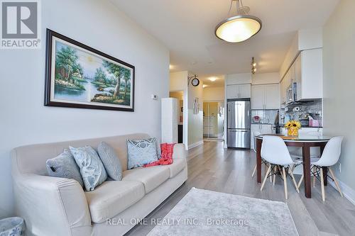 819 - 7167 Yonge Street S, Markham (Thornhill), ON - Indoor