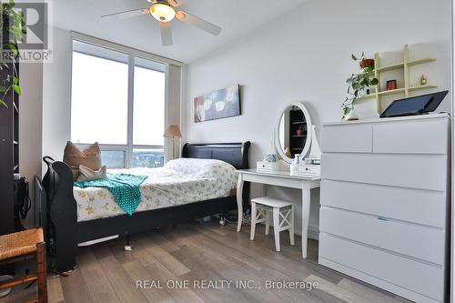 819 - 7167 Yonge Street S, Markham (Thornhill), ON - Indoor Photo Showing Bedroom