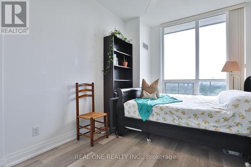 819 - 7167 Yonge Street S, Markham (Thornhill), ON - Indoor Photo Showing Bedroom