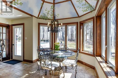 4255 Boston Mills Road, Caledon, ON - Indoor Photo Showing Dining Room