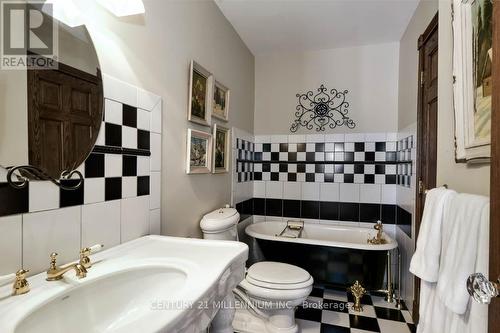 4255 Boston Mills Road, Caledon, ON - Indoor Photo Showing Bathroom