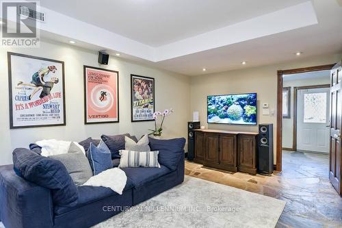 4255 Boston Mills Road, Caledon, ON - Indoor Photo Showing Living Room