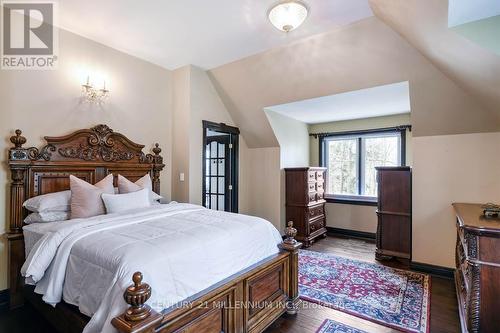 4255 Boston Mills Road, Caledon, ON - Indoor Photo Showing Bedroom