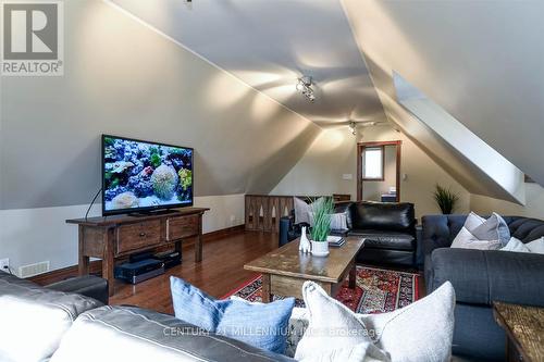 4255 Boston Mills Road, Caledon, ON - Indoor Photo Showing Living Room