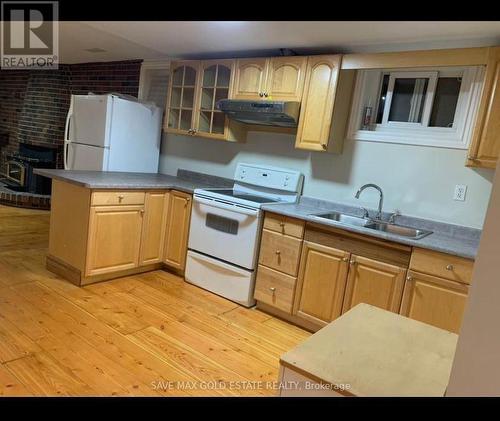 Bsmt - 2902 Windjammer Road, Mississauga (Erin Mills), ON - Indoor Photo Showing Kitchen With Double Sink