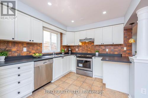 17 Frontenac Crescent, Brampton, ON - Indoor Photo Showing Kitchen With Double Sink With Upgraded Kitchen