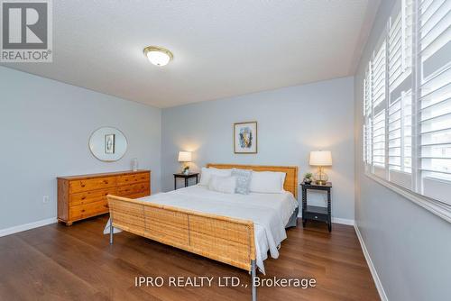 17 Frontenac Crescent, Brampton (Fletcher'S Meadow), ON - Indoor Photo Showing Bedroom