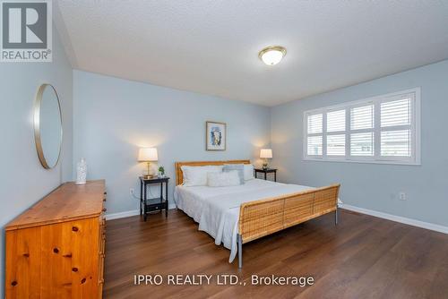 17 Frontenac Crescent, Brampton (Fletcher'S Meadow), ON - Indoor Photo Showing Bedroom