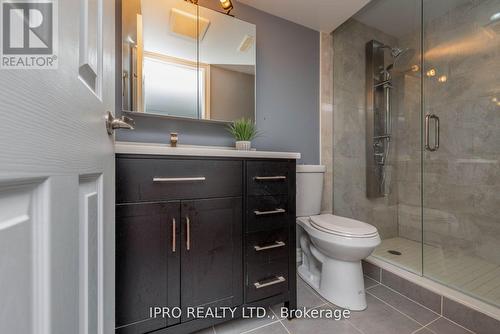 17 Frontenac Crescent, Brampton (Fletcher'S Meadow), ON - Indoor Photo Showing Bathroom