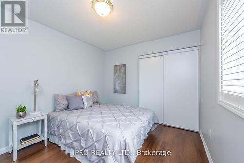 17 Frontenac Crescent, Brampton (Fletcher'S Meadow), ON - Indoor Photo Showing Bedroom