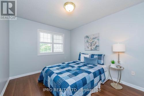 17 Frontenac Crescent, Brampton (Fletcher'S Meadow), ON - Indoor Photo Showing Bedroom