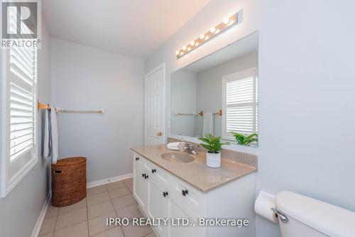 17 Frontenac Crescent, Brampton (Fletcher'S Meadow), ON - Indoor Photo Showing Bathroom