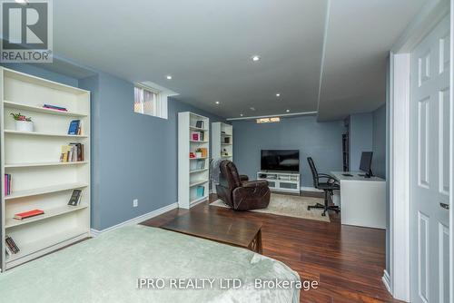 17 Frontenac Crescent, Brampton, ON - Indoor