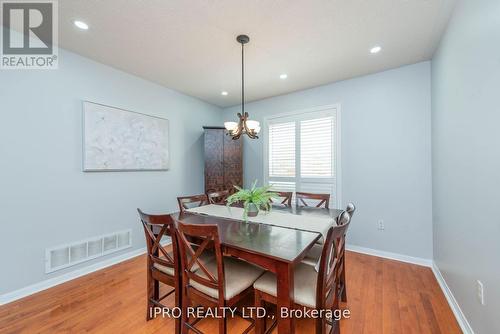 17 Frontenac Crescent, Brampton (Fletcher'S Meadow), ON - Indoor Photo Showing Dining Room