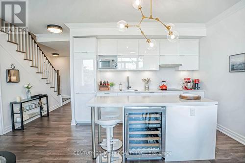 101 - 10 Rouge Valley Drive, Markham (Unionville), ON - Indoor Photo Showing Kitchen