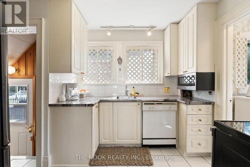 570 Masson Street, Oshawa (O'Neill), ON - Indoor Photo Showing Kitchen