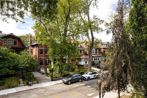 2A - 321 Palmerston Boulevard, Toronto, ON - Outdoor With Facade