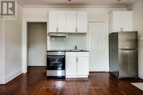 2A - 321 Palmerston Boulevard, Toronto, ON - Indoor Photo Showing Kitchen