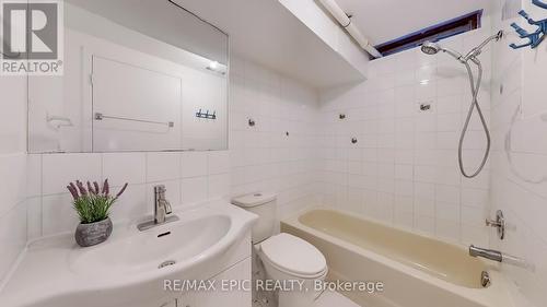 100 - 275 Broadview Avenue, Toronto, ON - Indoor Photo Showing Bathroom