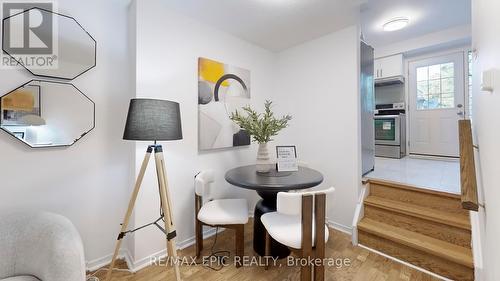 100 - 275 Broadview Avenue, Toronto, ON - Indoor Photo Showing Dining Room