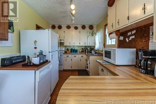 5 Beverly Drive, Saint John, NB - Indoor Photo Showing Kitchen