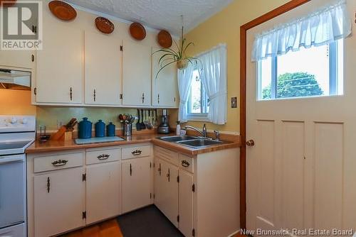 5 Beverly Drive, Saint John, NB - Indoor Photo Showing Kitchen With Double Sink