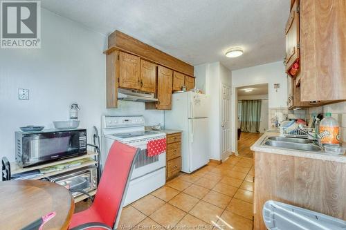 777 Randolph Avenue, Windsor, ON - Indoor Photo Showing Kitchen With Double Sink