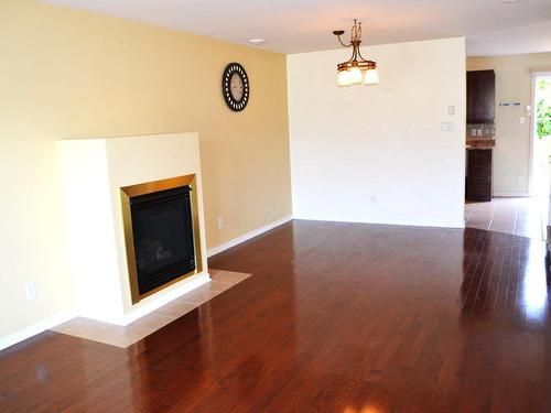 Dining room - 9 Place De L'Orée, Châteauguay, QC - Indoor With Fireplace