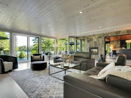 Salon - 180 Ch. De Tarente, Saint-Adolphe-D'Howard, QC -  Photo Showing Living Room