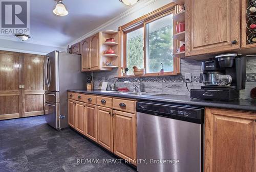 6 Kawartha Crescent, Kawartha Lakes, ON - Indoor Photo Showing Kitchen With Double Sink