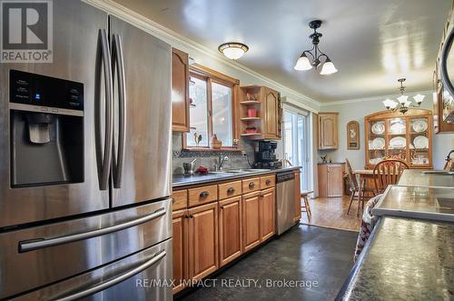 6 Kawartha Crescent, Kawartha Lakes, ON - Indoor Photo Showing Kitchen