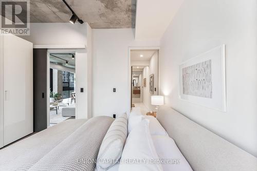 512 - 60 Bathurst Street, Toronto, ON - Indoor Photo Showing Bedroom