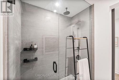 512 - 60 Bathurst Street, Toronto (Niagara), ON - Indoor Photo Showing Bathroom