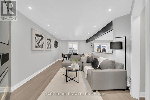 165 Santa Maria Trail, Vaughan, ON - Indoor Photo Showing Living Room