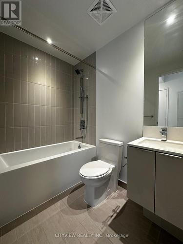 2313 - 3900 Confederation Parkway, Mississauga (City Centre), ON - Indoor Photo Showing Bathroom