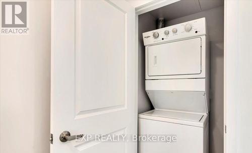 405 - 450 Dundas Street E, Hamilton (Waterdown), ON - Indoor Photo Showing Laundry Room