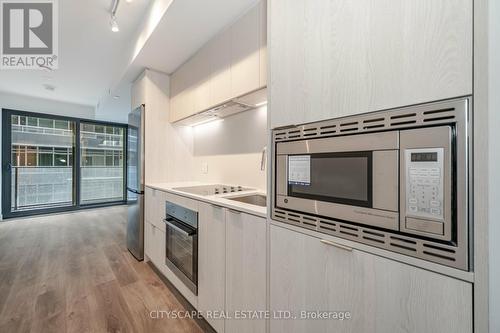 818 - 1 Jarvis Street, Hamilton (Beasley), ON - Indoor Photo Showing Kitchen