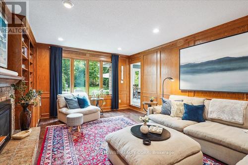 434 Golf Links Road, Hamilton (Ancaster), ON - Indoor Photo Showing Living Room With Fireplace