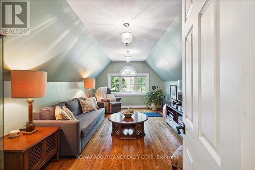 434 Golf Links Road, Hamilton (Ancaster), ON - Indoor Photo Showing Living Room