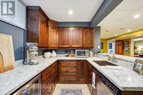 434 Golf Links Road, Hamilton (Ancaster), ON - Indoor Photo Showing Kitchen