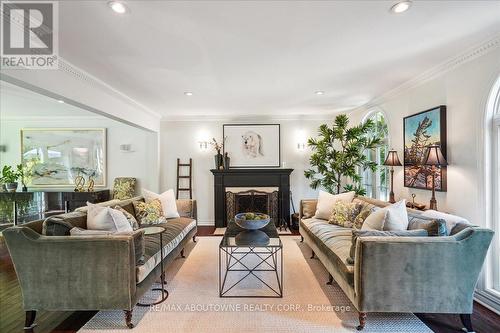 434 Golf Links Road, Hamilton (Ancaster), ON - Indoor Photo Showing Living Room With Fireplace