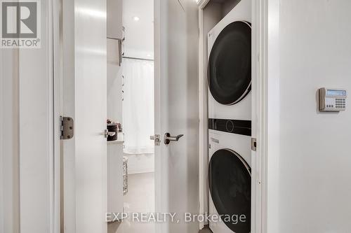 321 - 75 Portland Street, Toronto, ON - Indoor Photo Showing Laundry Room